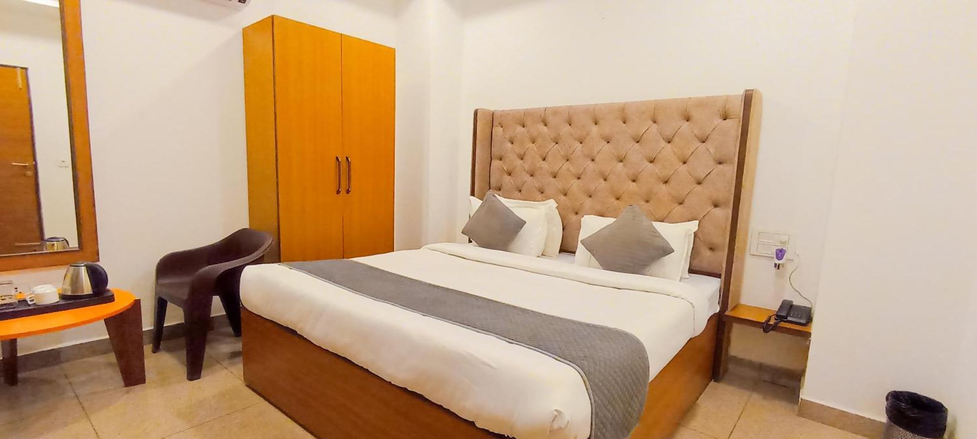 Hotel Lake View Chandīgarh Exterior foto